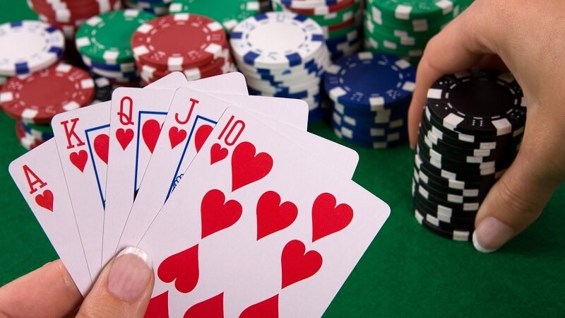 Tay bài thùng phá sảnh tại Top88